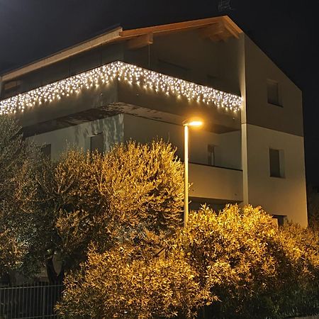 Oasi Degli Ulivi Apartment ริวาเดลการ์ดา ภายนอก รูปภาพ