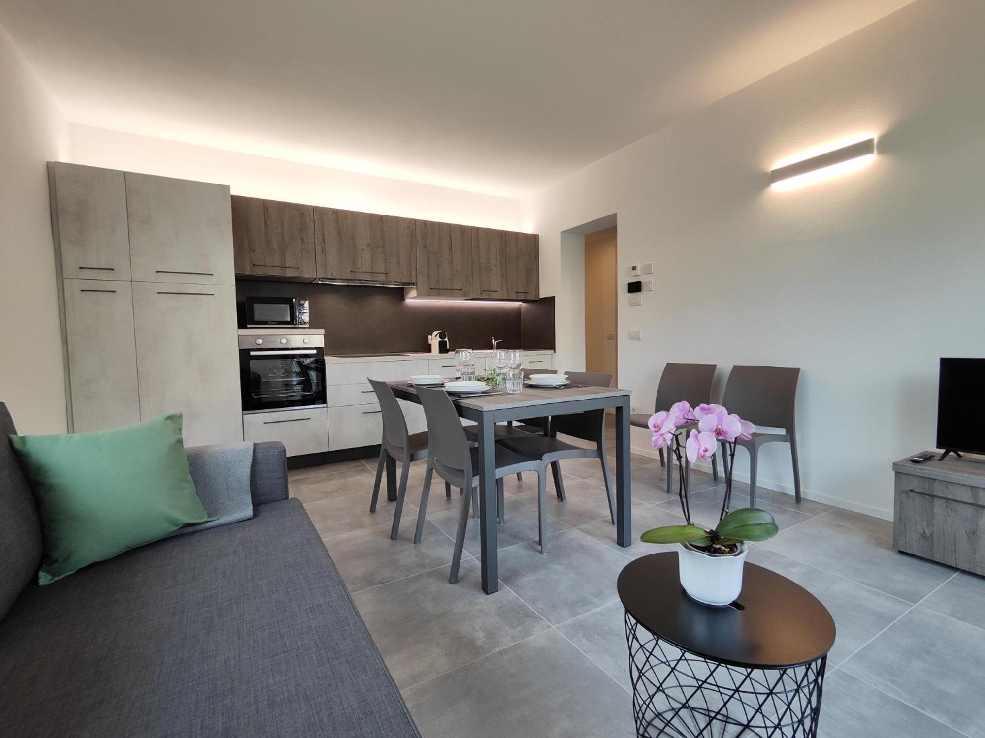 Oasi Degli Ulivi Apartment ริวาเดลการ์ดา ภายนอก รูปภาพ